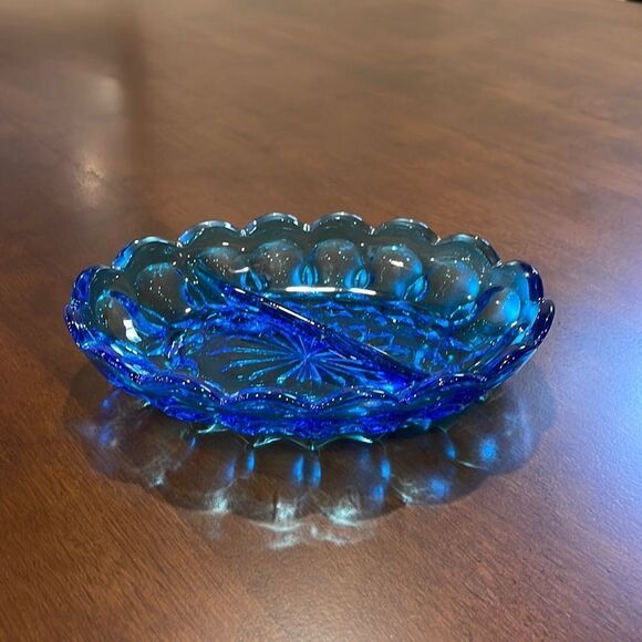 Vintage Indiana Glass Blue Oval Divided Candy Dish/Relish Tray 7” inches - Picture 1 of 6